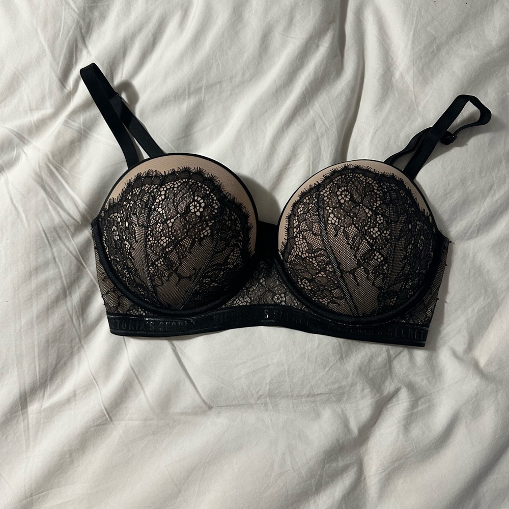 Black and tan bra from Victoria’s Secret